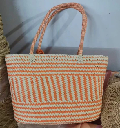 Bolso tote grande tejido de papel naranja y beige