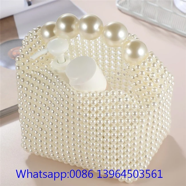 Bolso de mano de perlas hecho a mano