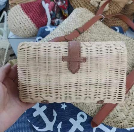 Bolso de noche pequeño de ratán tejido a mano