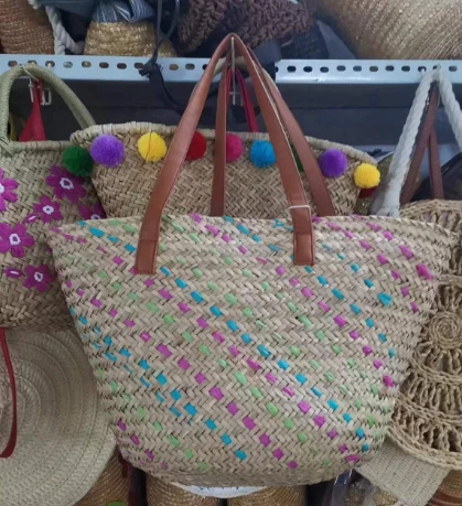 Bolsa de paja tejida de vacaciones natural