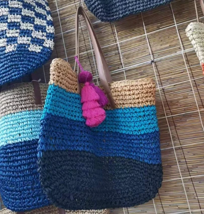 Bolso De Mujer De Chica De Ganchillo Con Rampa Degradada