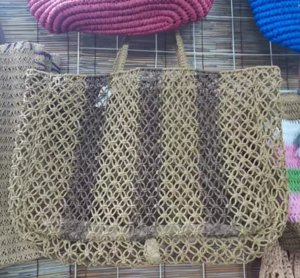 Bolso de mano marrón tejido a mano con hueco grande para mujer