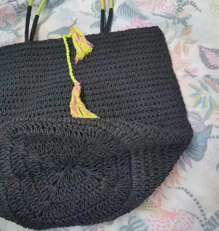 Bolsa de mujer de paja de papel grande negro