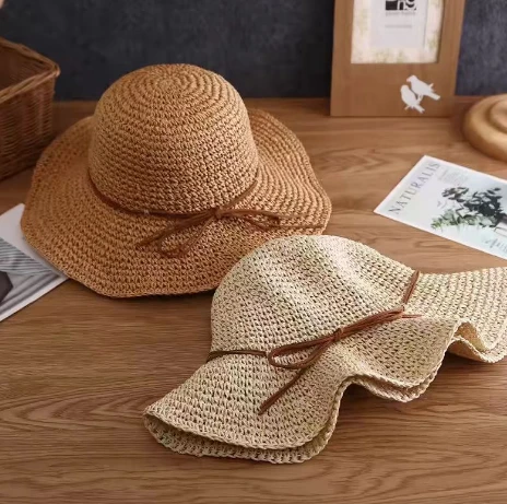 Sombrero de playa plegable clásico de papel para mujer