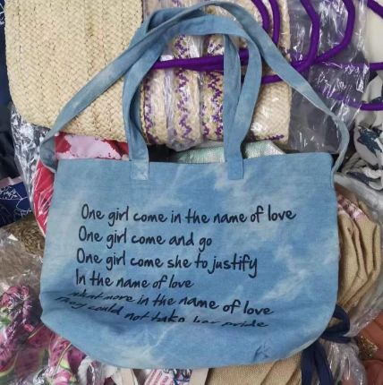 Bolso de mujer de tela vaquera con dos asas