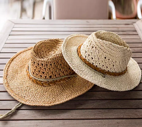 Sombreros de playa de damas tejidas de papel