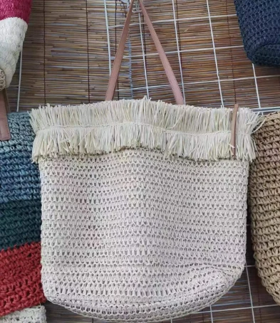 Bolso de mujer de compras con borlas cosidas Beidge