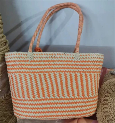 Bolso tote grande tejido de papel naranja y beige