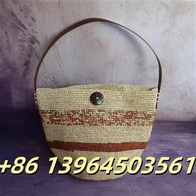 Bolsa de rafia de hombro tejido a mano