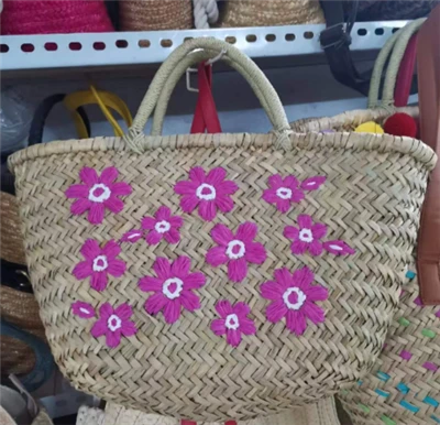 Bolso de paja natural con flores Embrodiery