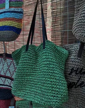 Bolsa de paja de verano tejida a mano de papel verde