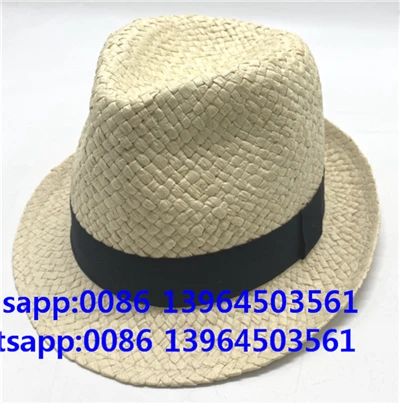Sombrero de verano tejido a mano en papel color crema