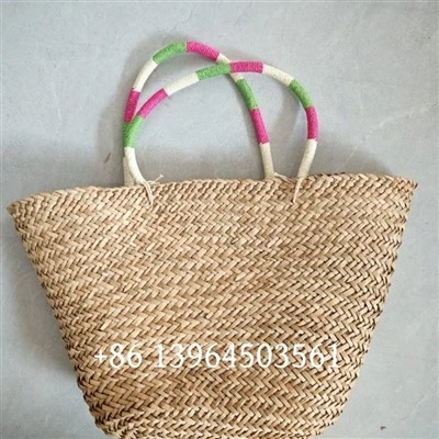 Bolsas tejidas de paja natural