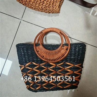 Bolsas de compras hechas a mano de la cáscara de maíz