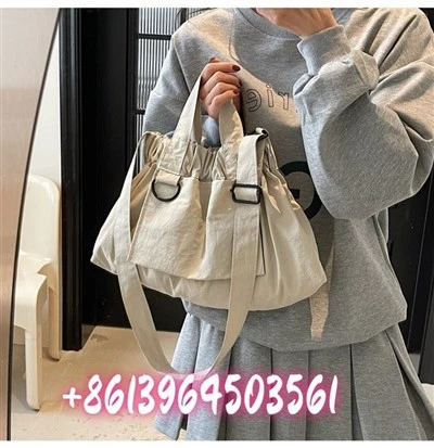 Bolso de hombro de tela de nylon beige